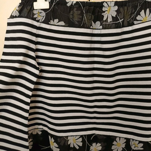 Denny Rose women's blouse like new, size M, black and white with flowers