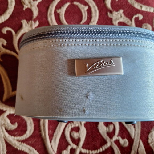 Toiletry bag cosmetic case