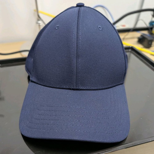 Under Armour hat like new, size L/XL, blue