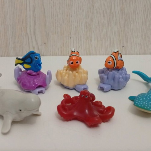 Kinder Joy Surprise used Finding Dory Nemo figure set