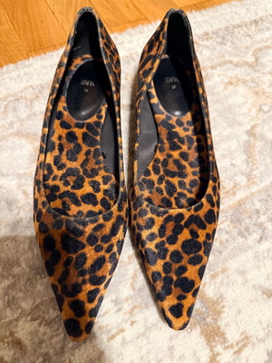 Zara ballerinas tiger print like new, size 39, multicolor