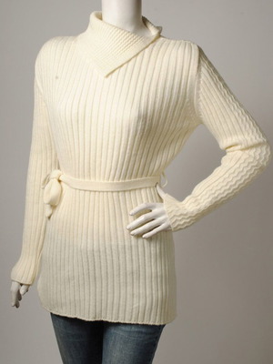 Women's knitted sweater tunic with belt, cream