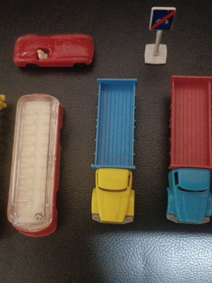 Комплект от 6 употребявани стари играчки коли, вероятно Joy Toy, произведени в Гърция