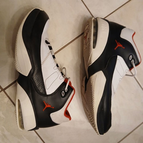Air Jordan athletic shoes size 45 used for basketball and gym