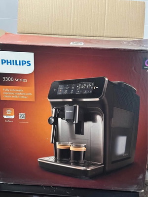 Philips E3321/40 Automatic Coffee Machine like new