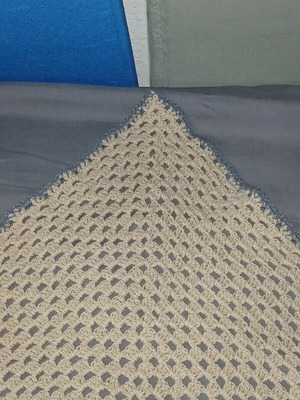 Handmade scarf like new, beige