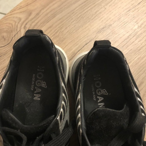 Hogan sneakers used, black, sizes 40-41, repaired decorative details