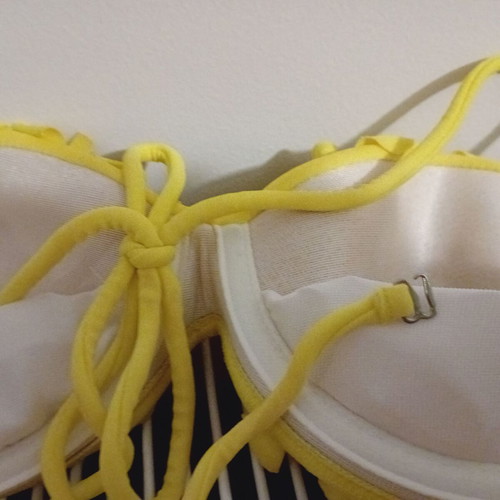 Yellow bikini like new, size medium