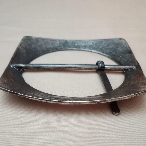 Vintage metal belt buckle like new, adjustable, black