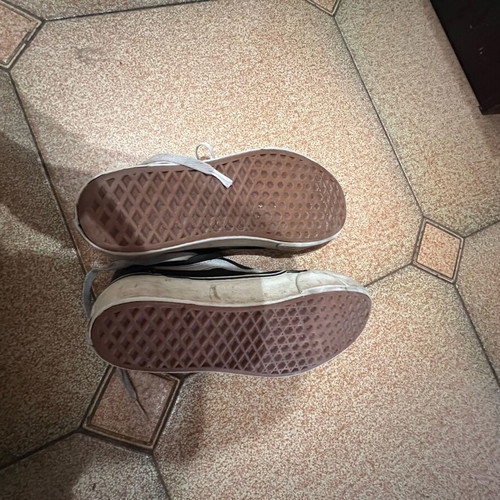 Vans athletic shoes used, size 38.5, black and white