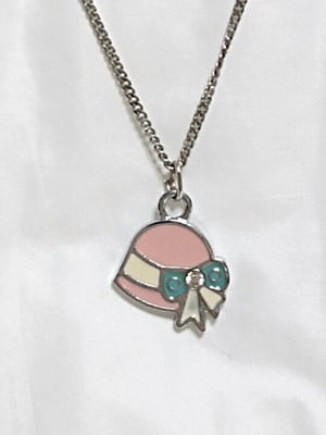 Hat Pendant necklace with thin chain like new, pink
