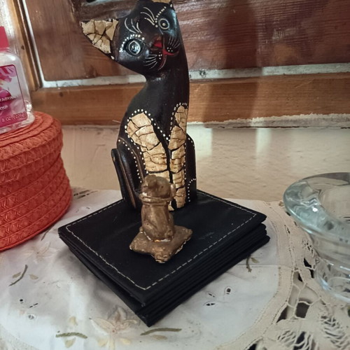 Handmade wooden decorative cat like new