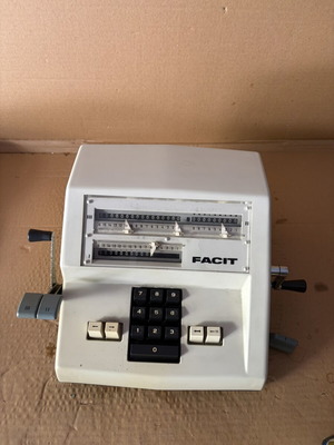 Facit Model 1004 mechanical calculator 1960