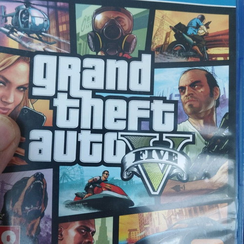 GTA5 PlayStation 4 (PS4) like new with box