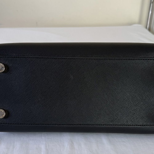 Michael Kors handbag like new, black with gold details