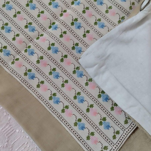 Decorative pillowcase like new, burlap with embroidery 63x35