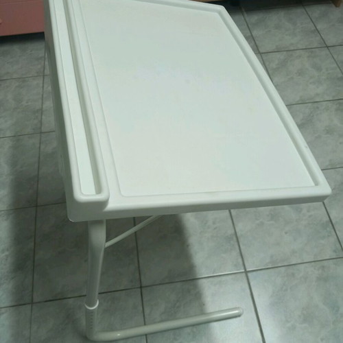 Folding table new, practical and convenient