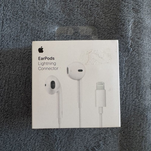 Apple EarPods with Lightning Connector like new