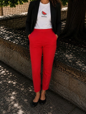Red pants Pink Woman (L)