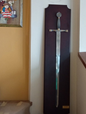 Excalibur decorative sword like new with wooden wall mount