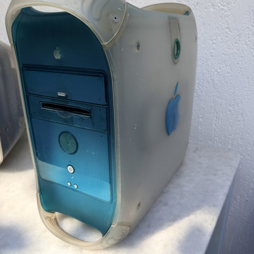Power Macintosh G3 Blue and White 1999 tower