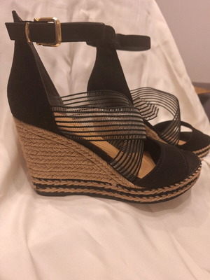 Tamaris espadrilles size 39 like new with 10 cm platform
