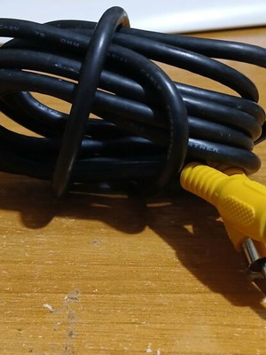 Composite RCA coaxial cable like new for audio and video