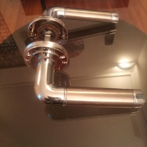 Door handle chrome like new