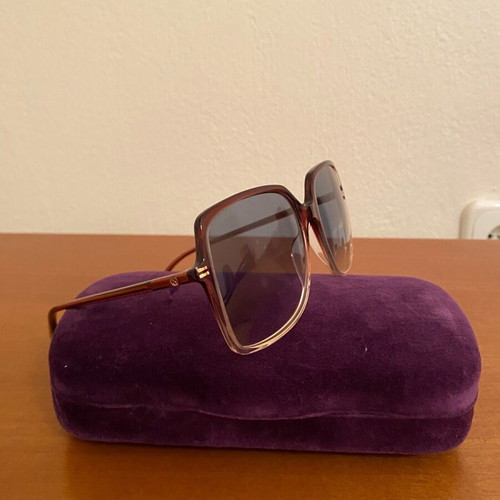 Gucci sunglasses like new
