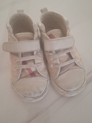 Burberry children's sneakers size 23 used, beige