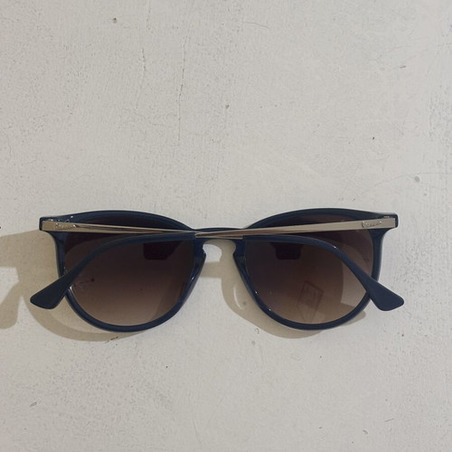 Vespa sunglasses like new, dark blue and silver frame with gradient lenses