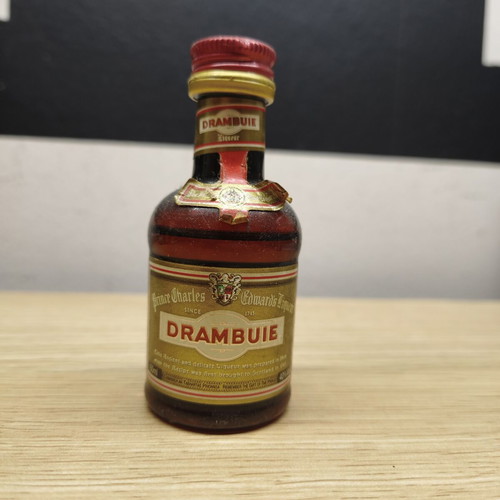 Drambuie liqueur collectible vintage bottle 50ml like new