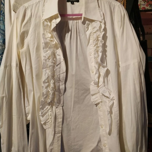 White shirt size M like new