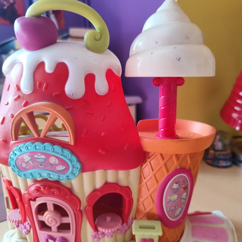Strawberry Shortcake House used with some stains