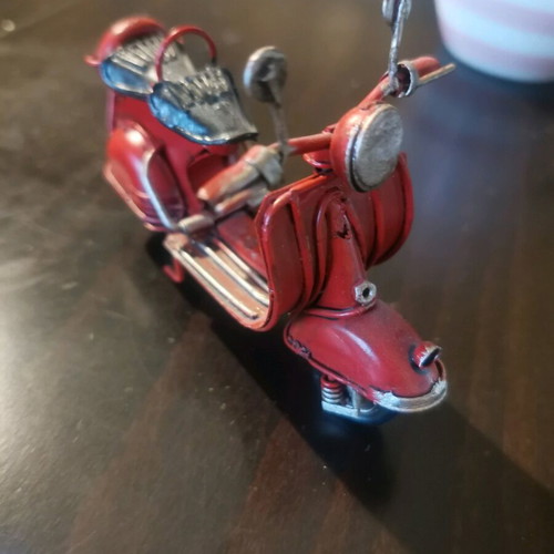 Metal Vespa miniature used, red, 11 centimeters