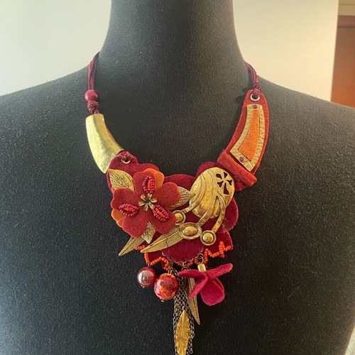 Handmade necklace like new