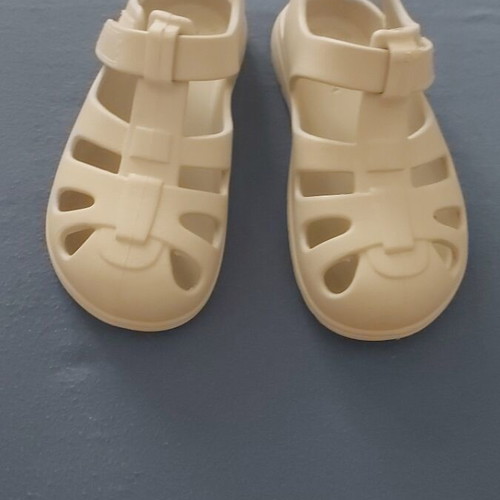 Zara jelly barefoot sandals size 24, like new, beige