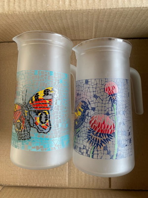 Lumidhs large pitchers with painting like new, set of 2