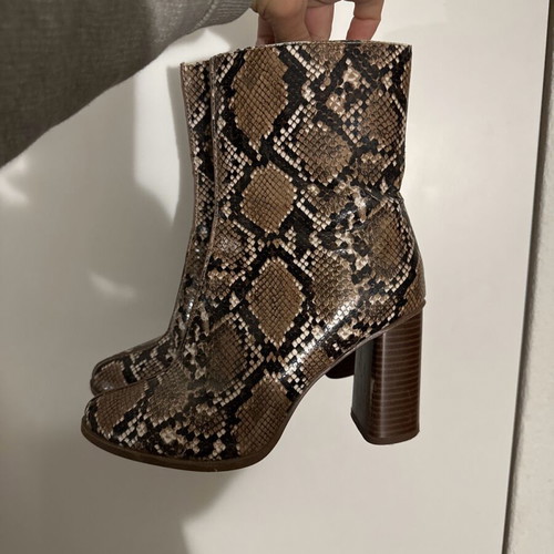 Mango ankle boots like new with wooden heel and snake pattern