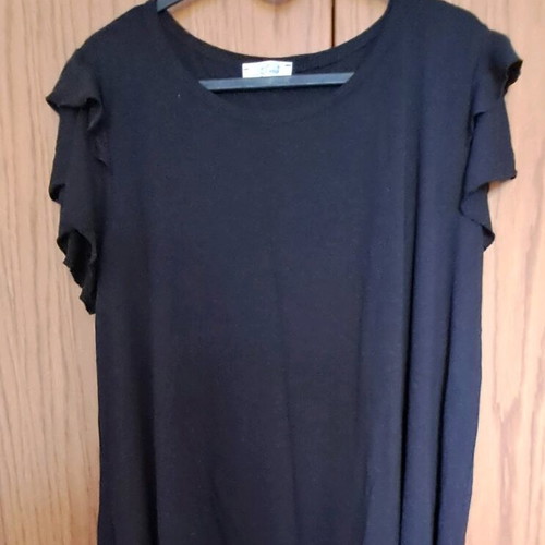 Blouse with ruffle sleeve comfortable, like new, size XL