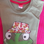 Joyce kids short-sleeve t-shirt green with frog like new, for 4-5 years