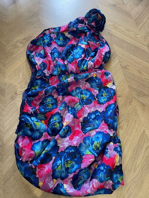 Iraida dress satin floral with ruching and flower, like new