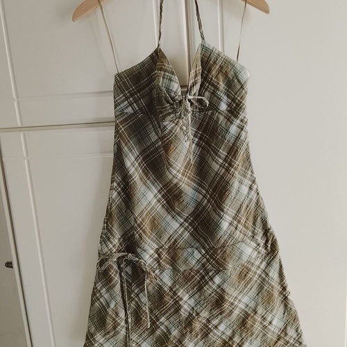 Attrattivo short women's dress used, size small, khaki white