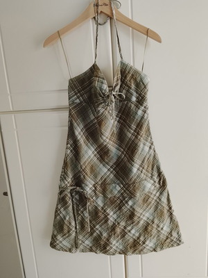 Attrattivo short women's dress used, size small, khaki white