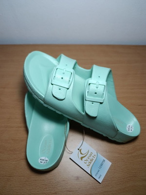 Ocean Addicts women's slippers, mint color