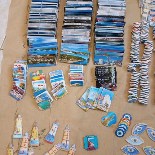 Tourist magnets new, pack of about 530 pieces