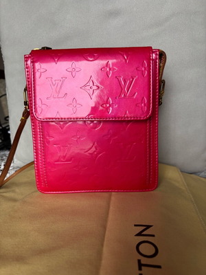 Louis Vuitton Mott Vernis shoulder bag like new, fuchsia