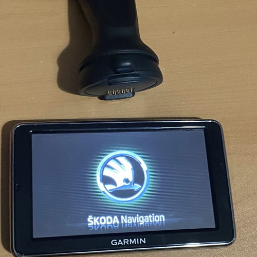 Garmin Move & Fun navigation screen with original dashboard mount like new