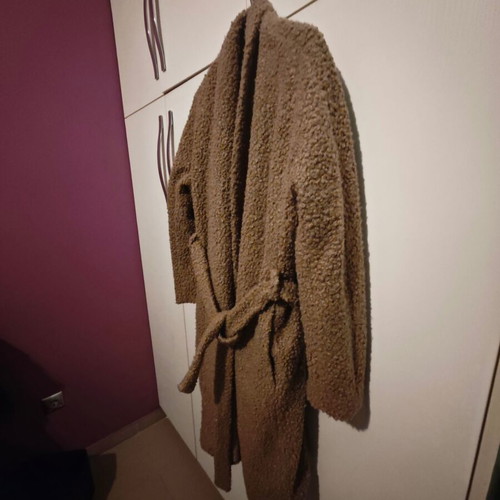 Women's brown coat like new with sheep knit texture