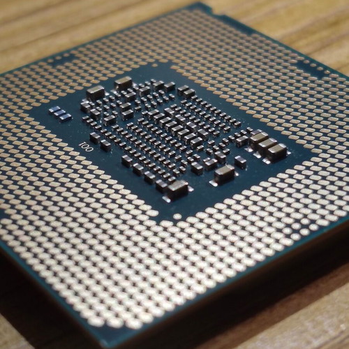 Intel Core i3-9100 επεξεργαστής μεταχειρισμένος με ψύκτρα για Socket 1151 rev 2